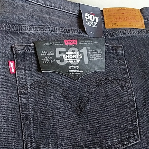 NWT. Levis 501 shorts. - Picture 3 of 17